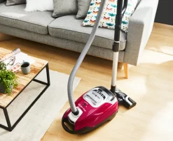 Rowenta RO7473 Silence Force Allergy+ Bodenstaubsauger Mit Beutel (große Staubbeutelkapazität: 4,5 Liter, Extrem Leise, Hocheffiziente Bodendüse, Langlebiger EffiTech-Motor) Schwarz/rot -Rowenta 4491e099c530d564a7482d9972864296