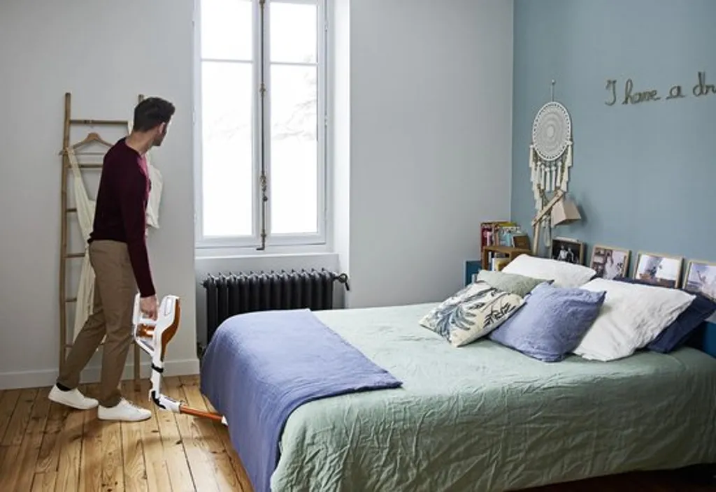 Rowenta RH9474, Trocken, Zyklonal, 82 DB, Beutellos, Orange, Weiß, Tätigkeit 4 Rowenta RH9474, Trocken, Zyklonal, 82 DB, Beutellos, Orange, Weiß, Tätigkeit – Bild 4