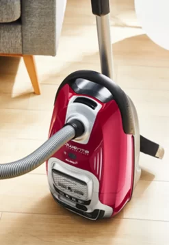 Rowenta RO7473 Silence Force Allergy+ Bodenstaubsauger Mit Beutel (große Staubbeutelkapazität: 4,5 Liter, Extrem Leise, Hocheffiziente Bodendüse, Langlebiger EffiTech-Motor) Schwarz/rot -Rowenta c0ff16871a9f917d747007638035bcd6