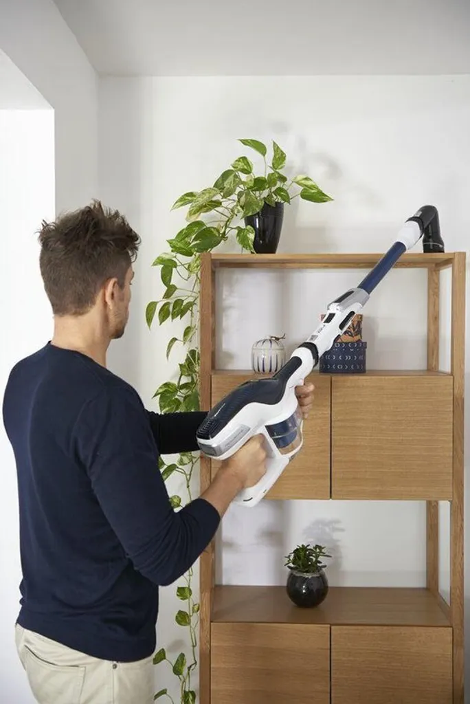 Rowenta RH9474, Trocken, Zyklonal, 82 DB, Beutellos, Orange, Weiß, Tätigkeit 13 Rowenta RH9474, Trocken, Zyklonal, 82 DB, Beutellos, Orange, Weiß, Tätigkeit – Bild 13